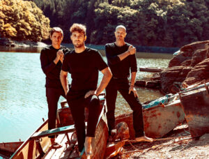 Trio Dock in Absolute